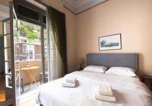 Ideal 4 bdr Apartment in Plaka for 10!