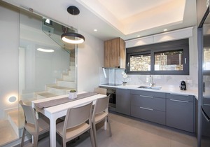 Iraklis 1 - A Stylish Eco Villa near beaches