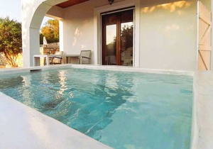 Kirki's Cozy Getaway - Paxoi Getaway w/Jacuzzi