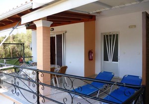 Kostas Apartments & studios