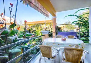 Kostas Ferienwohnung 10 - 300m vom Agios Georgios Strand entfernt