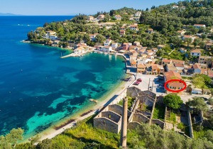 Limani: Walk to Beach, Sea Views, A/C, Car Not Required