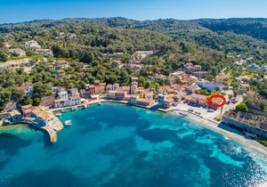 Limani: Walk to Beach, Sea Views, A/C, Car Not Required