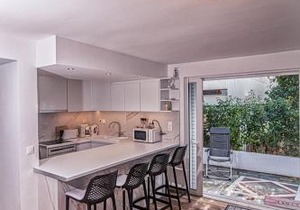 LIVAS Athens Voula garden bungalow