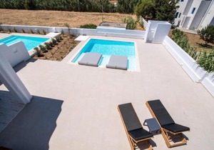 luxury villas Plaka