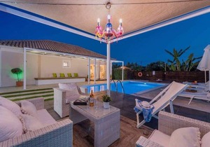 Madini Luxury Villa 2.1