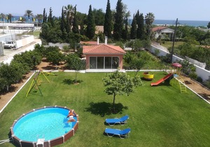Marathon Beachside Villa 1'min. from Schinias beach