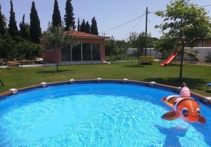 Marathon Beachside Villa 100m from the beach