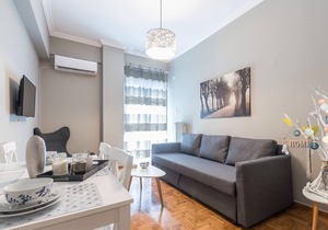 Modern City Apartment by Cloudkeys