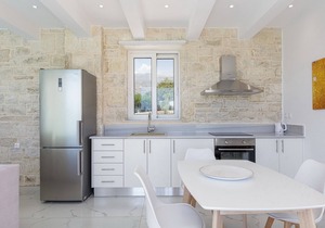 Mythos villa II,pool,Walking distance to beach