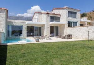 Mythos villa II,pool,Walking distance to beach