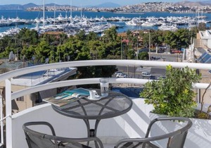 Nice Sea View Elegant Apartment