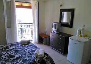 Niriides Double Room in Asos Kefalonia 8