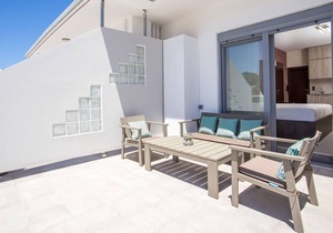 Oleana Castelo studio 8