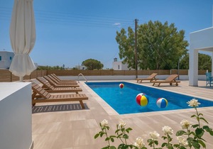 Paros Dream Haven - Venus's Seaside Bliss