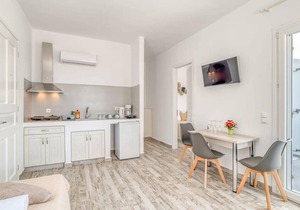 Paros Poolside Gem - Athena's Sea Getaway
