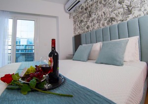Phaedrus Living Modern Kriel Suites 204