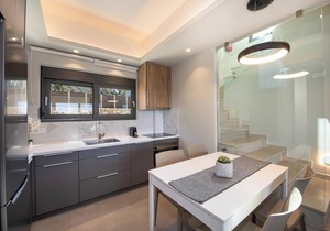 Porti Iraklis 3 - A Stylish Eco Villa near beaches