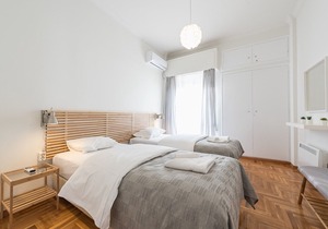 Renovated apt for 6 close to Metro