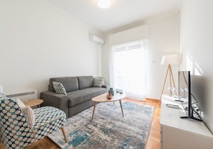 Renovated apt for 6 close to Metro