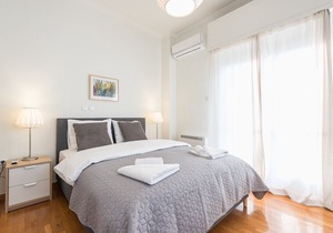 Renovated apt for 6 close to Metro
