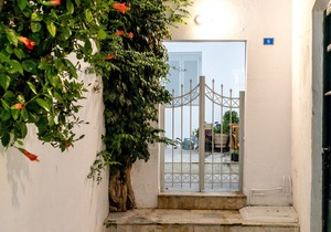 Room 11 @ Pelican Paros in the Old Town!