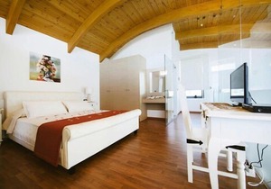 Semi-detached house, Lardos
