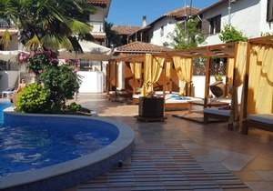 Standard room first floor for 2 adults+1 child pool view #2