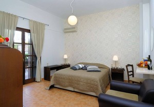 Standard room ground floor for 2 adults+1 child - pool view #1