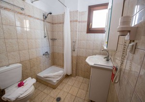 Standard room ground floor for 2 adults+1 child - pool view #1