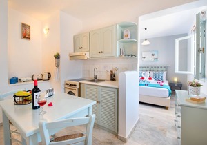 Sterna Studio: Inside Gaios Paxos, close to all amenities