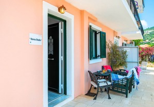Sterna Studio: Inside Gaios Paxos, close to all amenities