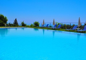 Studio Apartments on Pelekas Beach with swimming pool