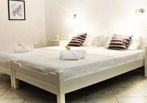 Studio sleeps 2-3 people garden view (4)