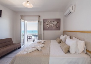 Studio with Sea View