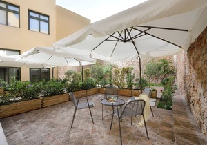Thission Luxury Homes by K&K - Downtown Suite (External Entrance)