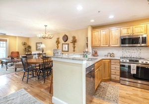 Timbers I-1- Mtn Condo, Gated Resort, Indoor/Outdoor Pools & Hot Tub, Two Levels