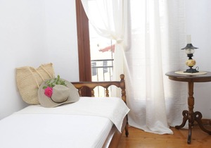 Traditional Greek Maisonette in Antiperni village