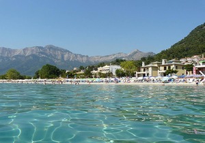 Traditional Villa with Wifi and Air Conditioning at only 150m from the Beach !