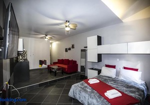 Trendy Living in Monastiraki