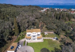 Villa Elegio - Four Bedroom Villa, Sleeps 13