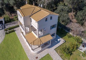 Villa Elegio - Four Bedroom Villa, Sleeps 13