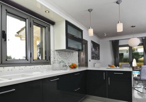 Villa Elegio - Four Bedroom Villa, Sleeps 12