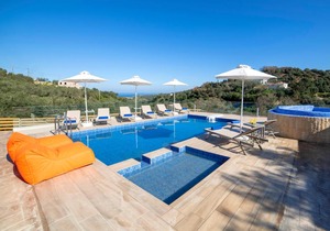 Villa Etesians Heated Pool & Jacuzzi