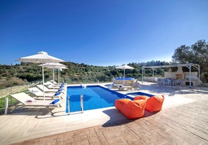 Villa Etesians Heated Pool & Jacuzzi