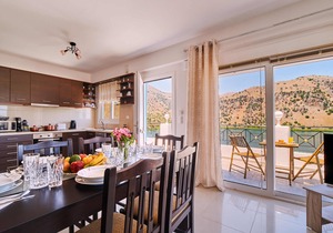 Villa for 8, with Private Pool in Kavallos