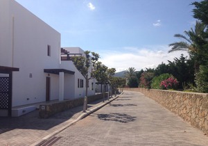 Villa Helios with Private Pool and Garden with Barbecue and Free Wi-Fi