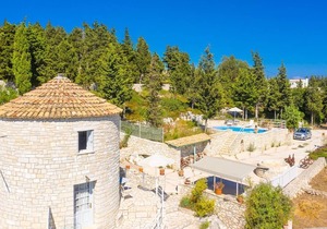 Villa Windmill: Large Private Pool, Sea Views, A/C, WiFi