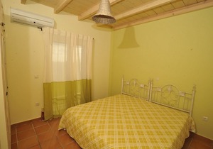 Villa with pool and wonderful sea view!!!