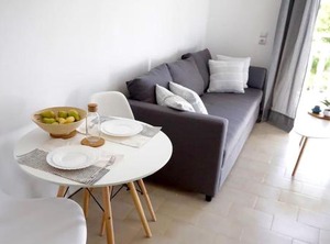 Xenios Avlais | Alikanas